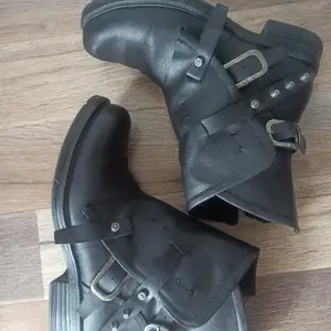 Bata брэнд /итали/ гутал, Улаанбаатар — Баянгол — 6-р хороо