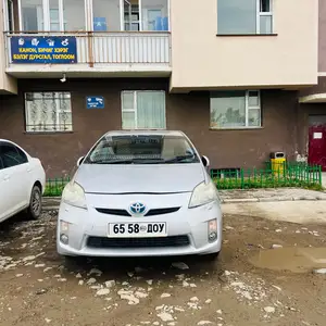 Toyota Prius 30