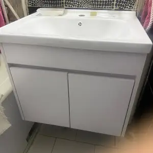 Угаалгын өрөөний шүүгээ, Улаанбаатар — Баянгол — Төмөр зам