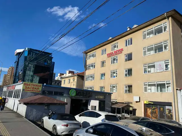Зайсан явах төв замын нүүрэн талд carrefour дэлгүүрийн дэргэд оффис үйлчилгээний байр, Улаанбаатар — Хан-Уул — 15-р хороо