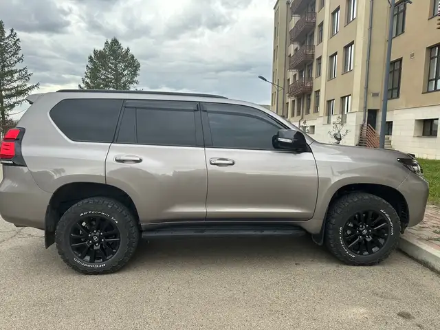 Toyota Land Cruiser 105
