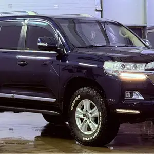 Toyota Land Cruiser 200