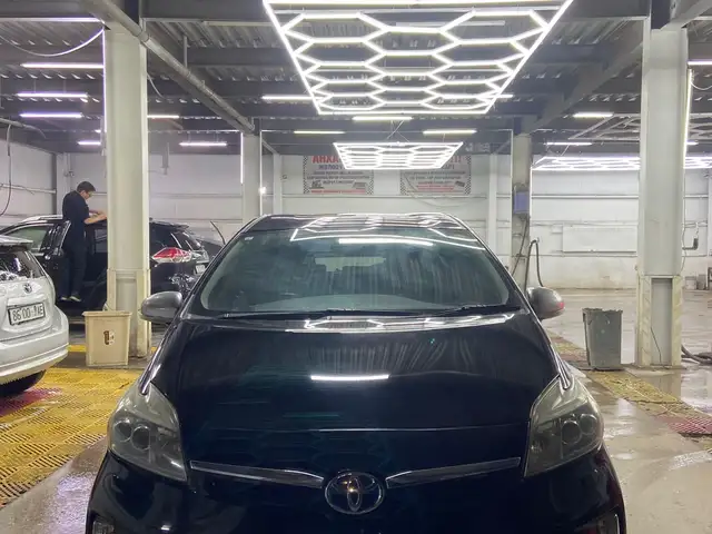 Toyota Prius 30