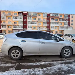 Toyota Prius 30