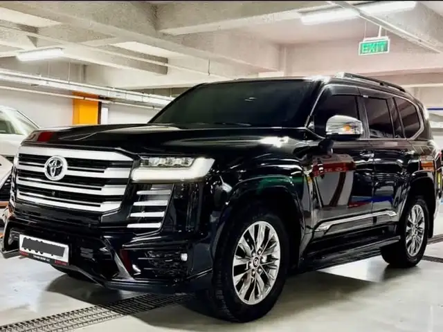 Toyota Land Cruiser 300