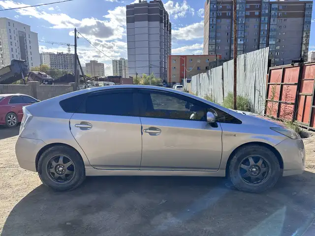 Toyota Prius 30