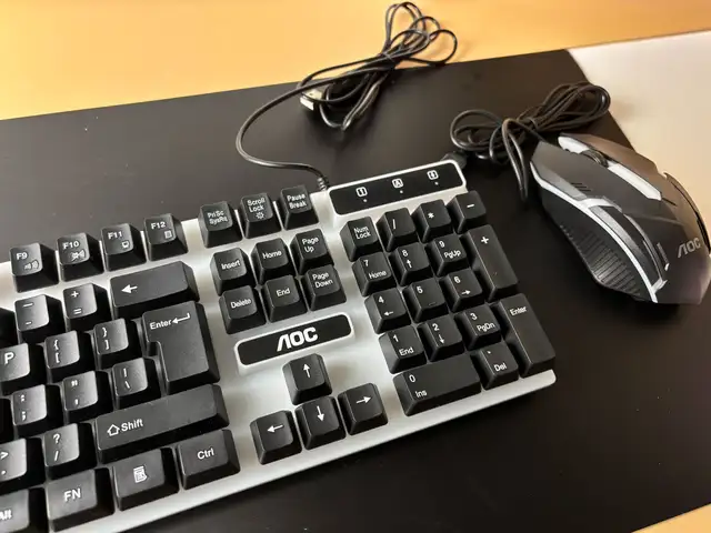 Aoc km100 keyboard mouse, Улаанбаатар — Сүхбаатар — Метро Молл