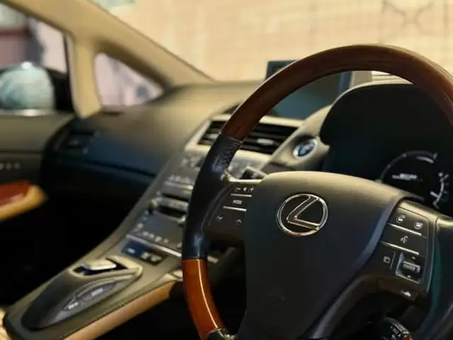 Lexus HS