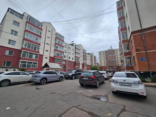 Ногоон урлан хотхон 3 өрөө 93мкв, Улаанбаатар — Чингэлтэй — 6-р хороолол