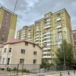 Бзд өгөөмөр зах green resort 2 өрөө орон сууц 42.0мкв, Улаанбаатар — Баянзүрх — 14-р хороолол