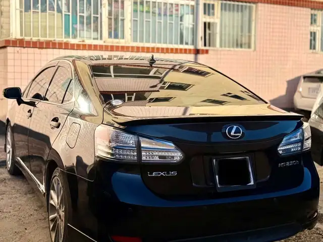 Lexus HS