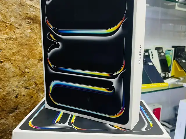 Ipad pro 13 inch m5 chip ll/a model 256gb wifi only sealed, Улаанбаатар — Хан-Уул — Зайсан