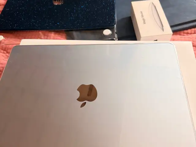 Apple 15'', Apple M5, 16 GB RAM, 128 GB, Улаанбаатар — Баянгол — Төмөр зам