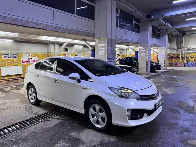 Toyota Prius 30