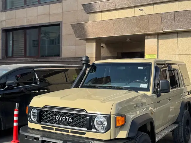 Toyota Land Cruiser 70