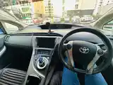 Toyota Prius 30, 2011/2018, Улаанбаатар — Сүхбаатар — 11-р хороолол - 4