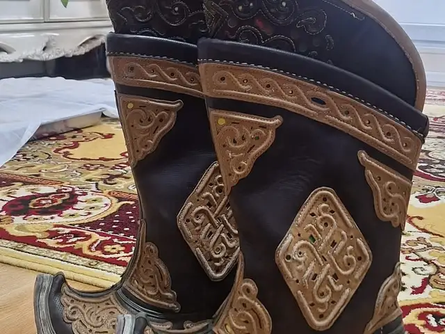 Mongol gutaл, Улаанбаатар — Сүхбаатар — 11-р хороо