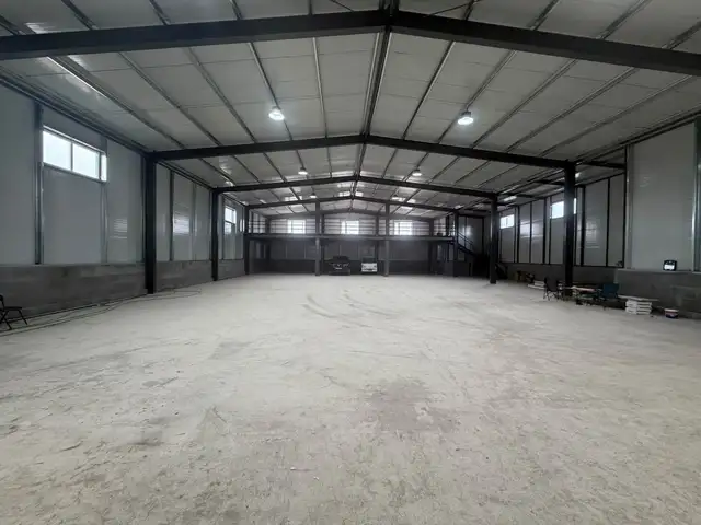Бзд амгалан төв замаасаа ойр 800м² дулаан агуулах, Улаанбаатар — Баянзүрх — Амгалан