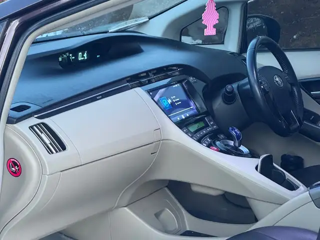 Toyota Prius 30