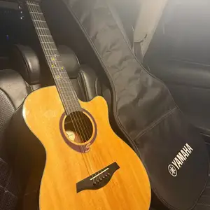 Yamaha brend gitar, Улаанбаатар — Сонгинохайрхан — Баруун салаа