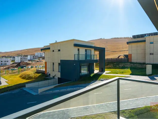 Chuluut sky villa 248м2 single house, Улаанбаатар — Баянзүрх — 11-р хороо