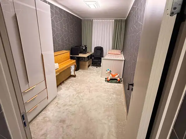 Төмөр замд баянгол дүүргийн зүүн талд 3 өрөө 60мкв, Улаанбаатар — Баянгол — Ханбүргэдэй