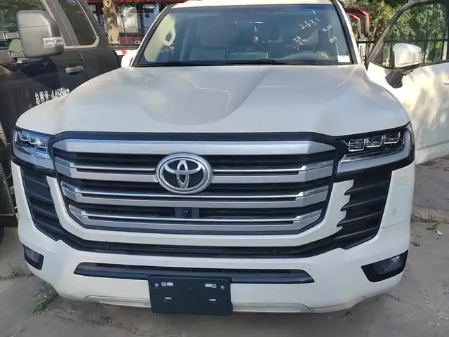 Toyota Land Cruiser 300