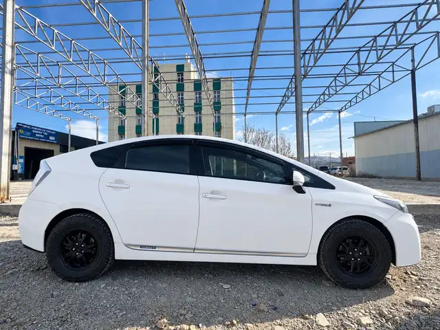 Toyota Prius 30