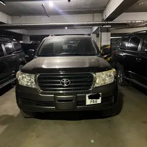 Toyota Land Cruiser 200
