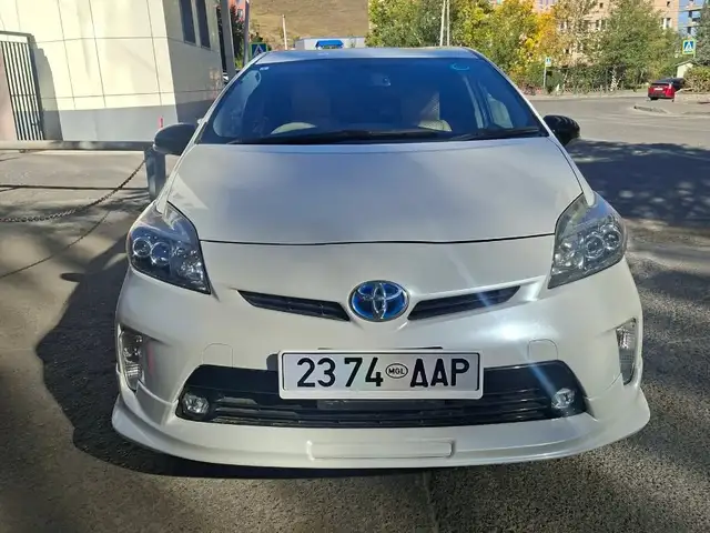 Toyota Prius 30