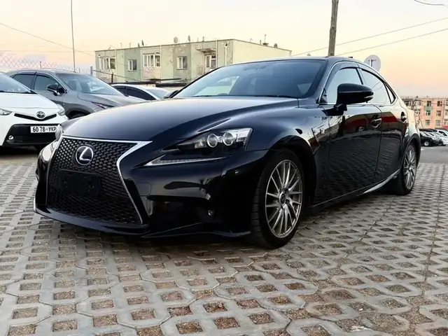 Lexus IS