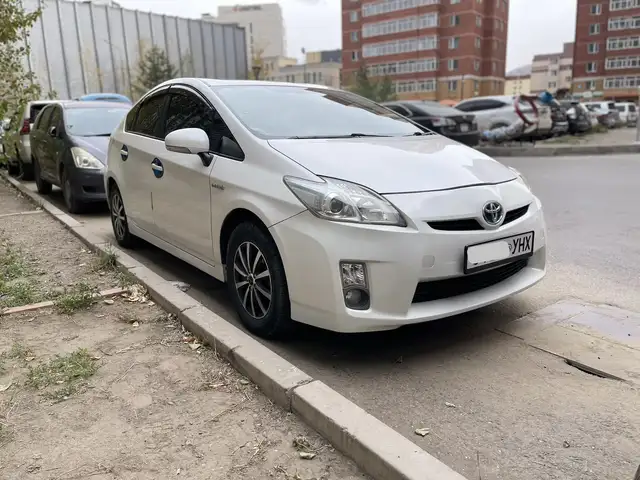 Toyota Prius 30