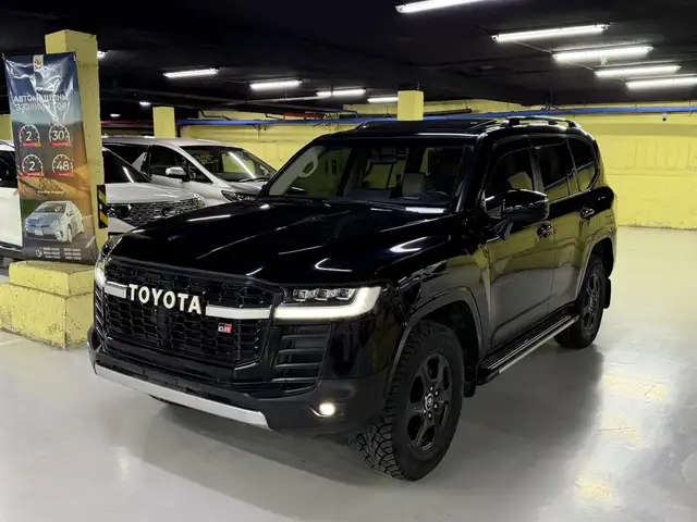Toyota Land Cruiser 300