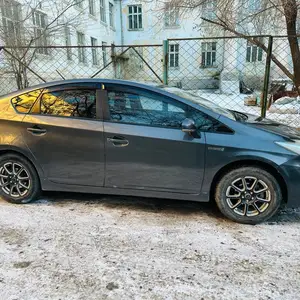 Toyota Prius 30