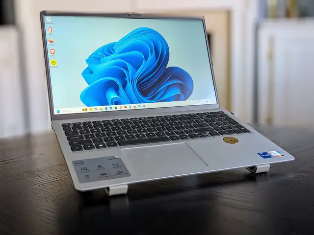 Dell 15.6", Intel Core i3, 16 GB RAM, 512 GB, Улаанбаатар — Баянзүрх — Натур худалдааны төв