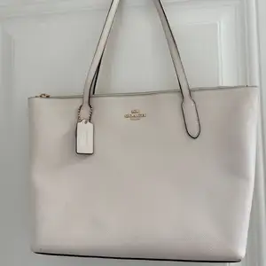 Original coach, Улаанбаатар — Баянзүрх — Халдвартын эмнэлэг