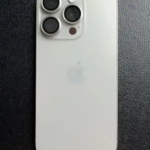 Apple iPhone 15 Pro, 128 gb, White Titanium, Улаанбаатар — Хан-Уул — Яармаг