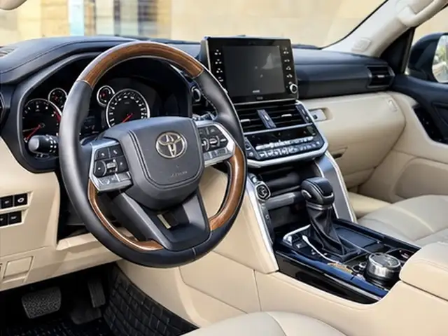 Toyota Land Cruiser 300