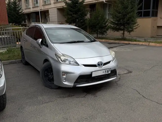 Toyota Prius 30