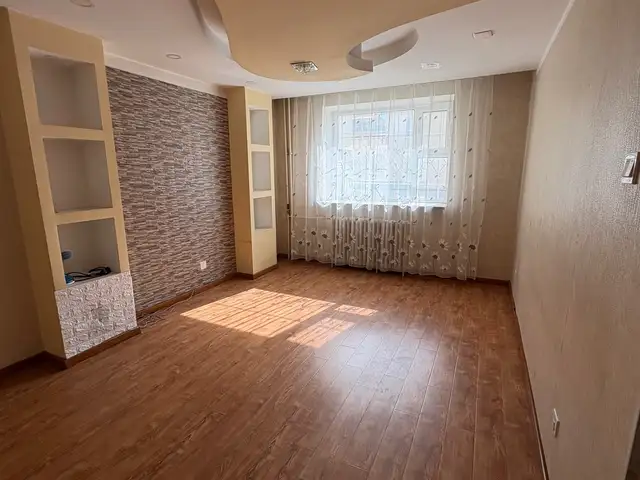 Өгөөмөр захын зүүн талын ахмадын хороололд 2 өрөө байр 56m2, Улаанбаатар — Баянзүрх — 42-р хороо