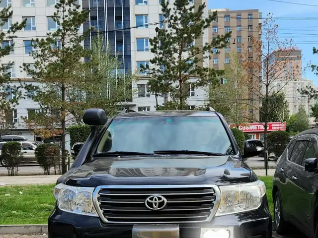 Toyota Land Cruiser 200