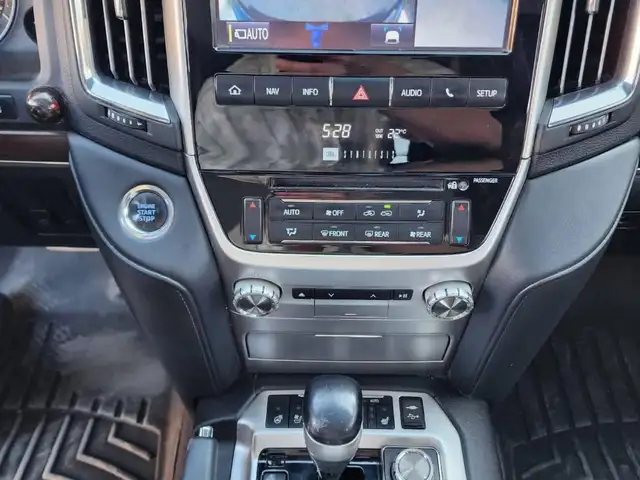 Toyota Land Cruiser 200
