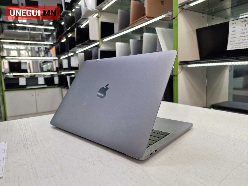 Usa apple ma book pro 2018 i5 8gb ram 128gb ssd 13inch retina