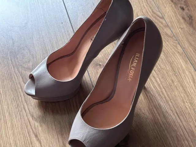 Italian heels, Улаанбаатар — Чингэлтэй — 4-р хороо