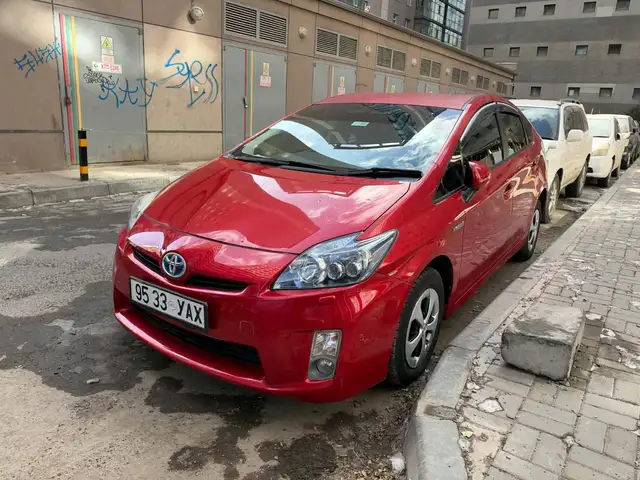 Toyota Prius 30