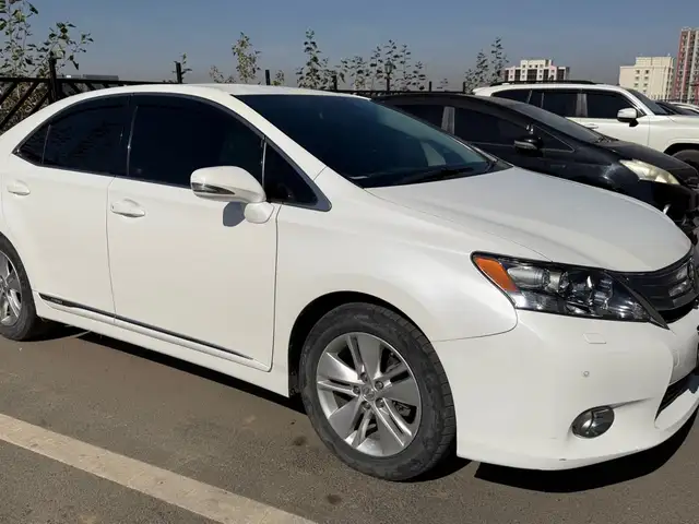 Lexus HS