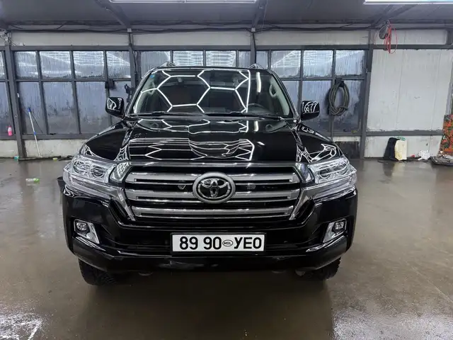 Toyota Land Cruiser 200
