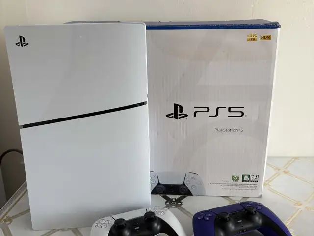 Ps5 slim, Төв