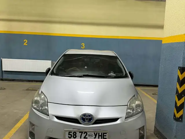 Toyota Prius 30