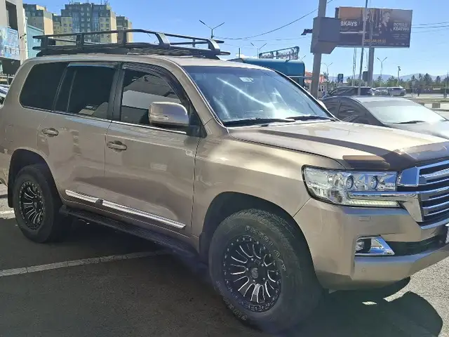 Toyota Land Cruiser 200